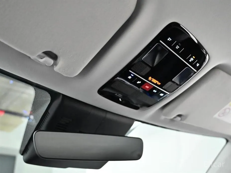 Photo 19 - Hyundai Santa Fe