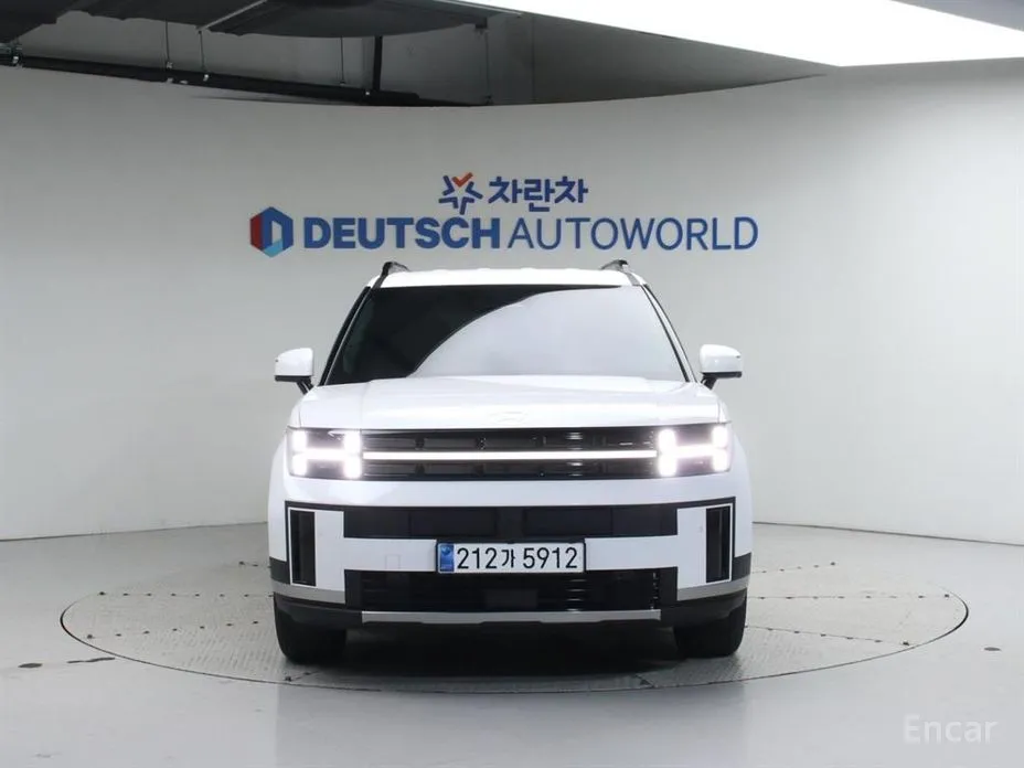 Photo 3 - Hyundai Santa Fe