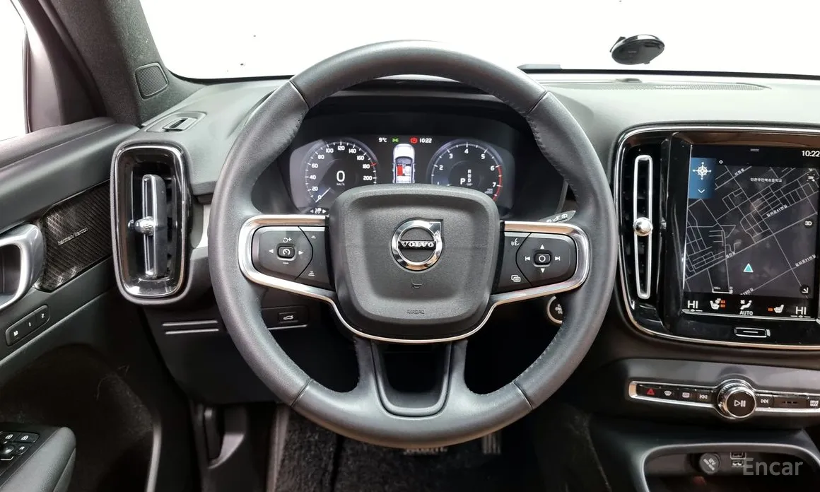 Фото 13 - Volvo XC40