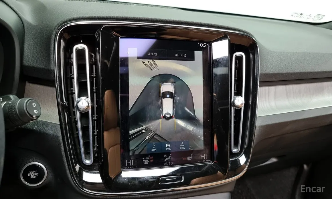 Фото 15 - Volvo XC40