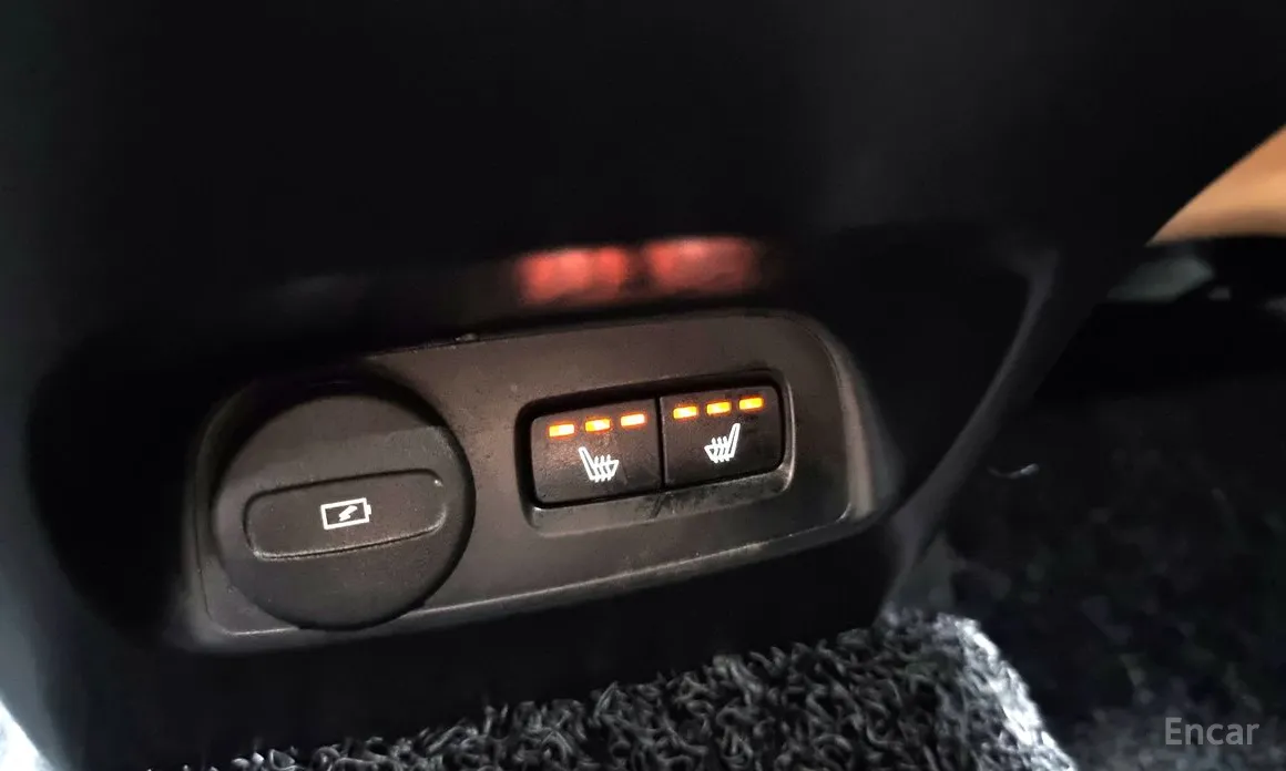 Фото 18 - Volvo XC40