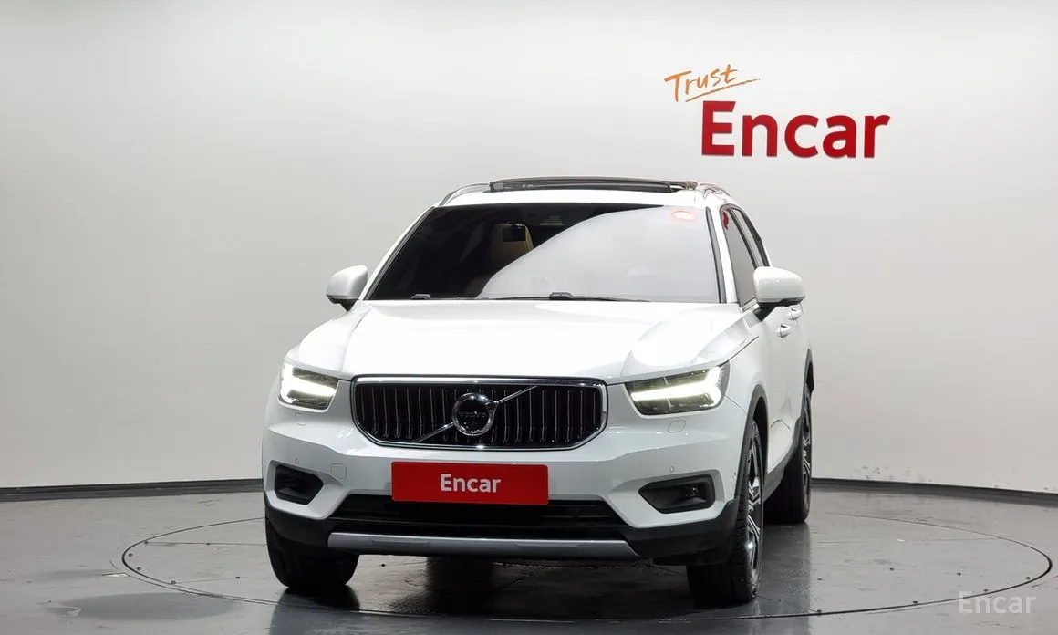 Фото 3 - Volvo XC40