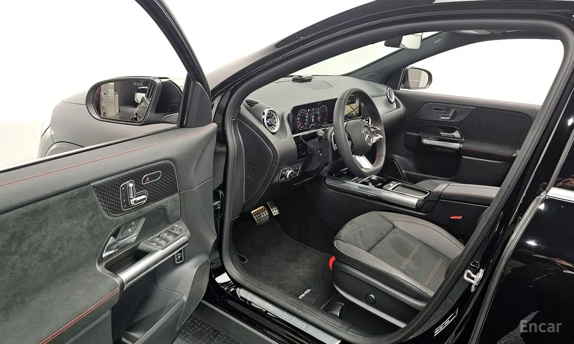 Фото 10 - Mercedes-Benz GLA-Class