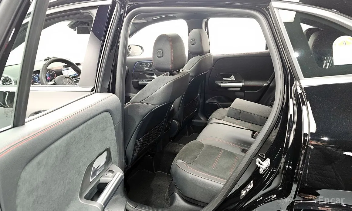 Фото 11 - Mercedes-Benz GLA-Class