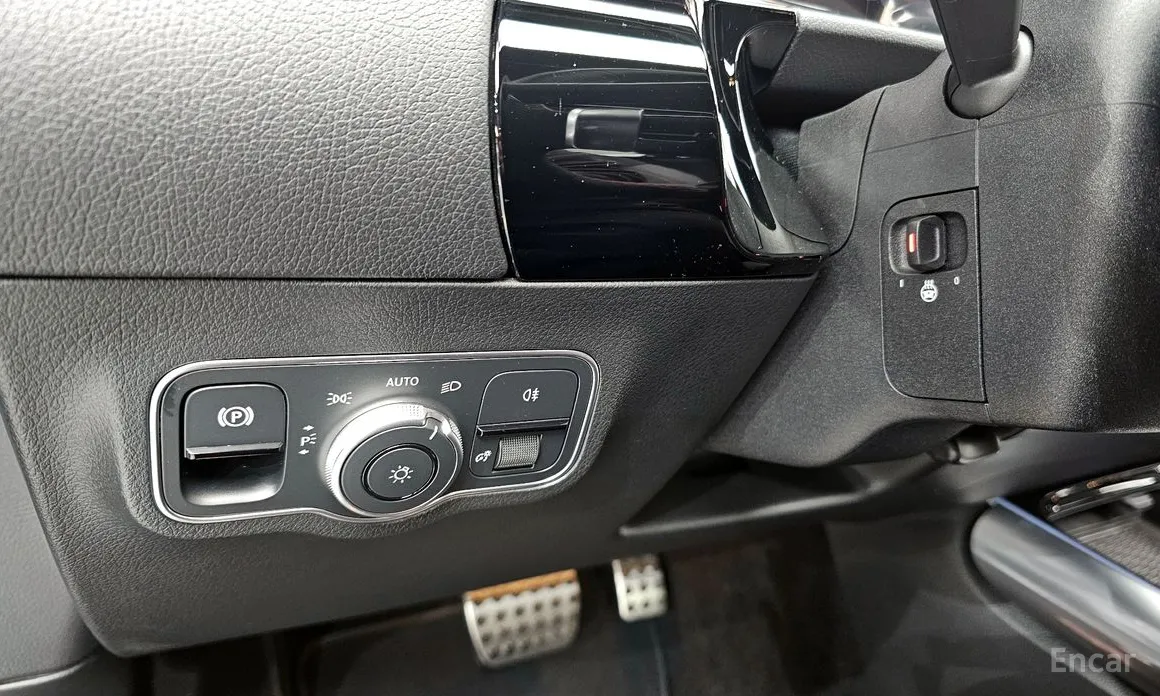 Фото 15 - Mercedes-Benz GLA-Class