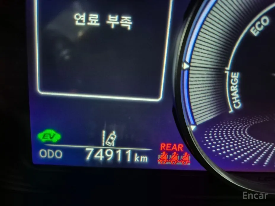 Фото 14 - Lexus UX