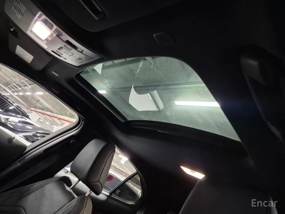 Фото 18 - Lexus UX