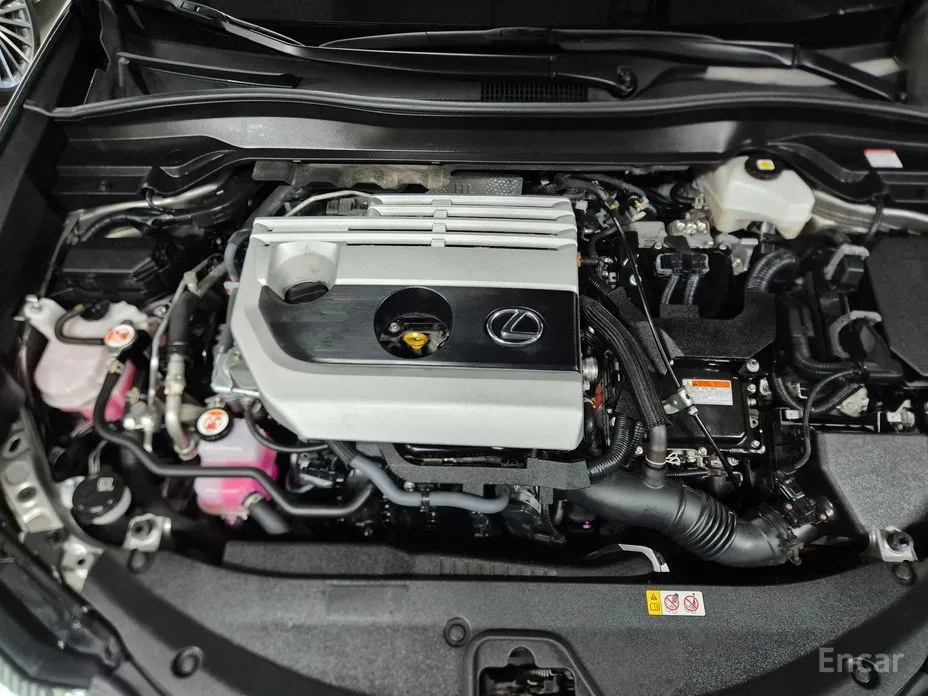 Фото 6 - Lexus UX