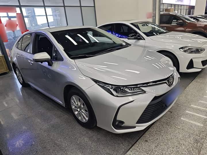 Фото 4 - Toyota Corolla