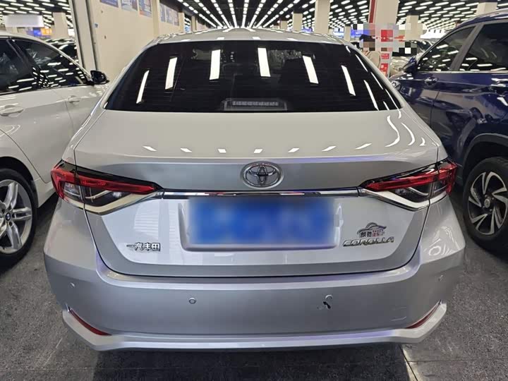 Фото 6 - Toyota Corolla