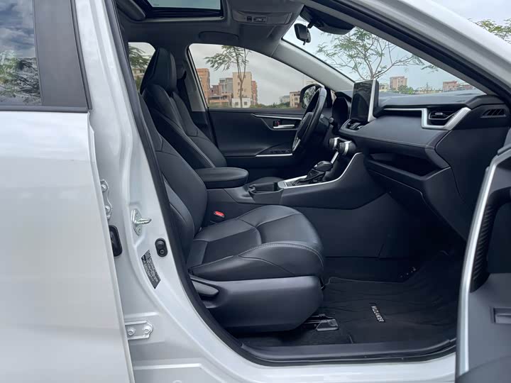 Фото 10 - Toyota Wildlander