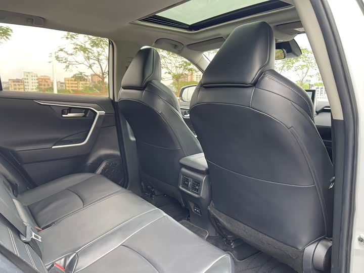 Фото 13 - Toyota Wildlander