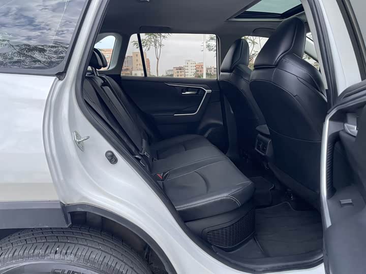 Фото 15 - Toyota Wildlander