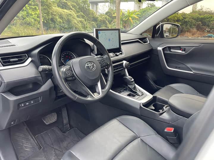 Фото 20 - Toyota Wildlander