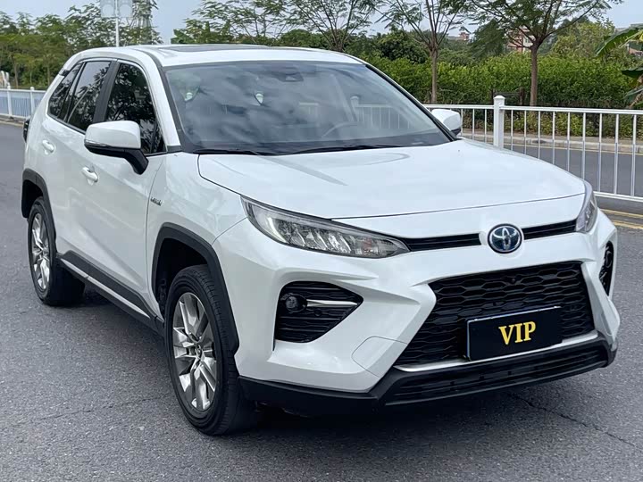 Фото 3 - Toyota Wildlander