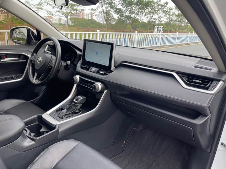 Фото 7 - Toyota Wildlander