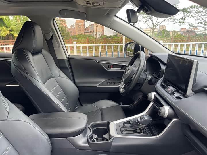 Фото 8 - Toyota Wildlander