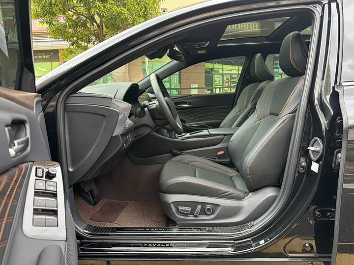 Фото 7 - Toyota Avalon