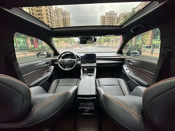 Фото 8 - Toyota Avalon