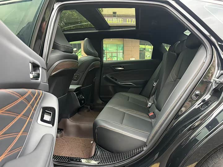 Фото 9 - Toyota Avalon