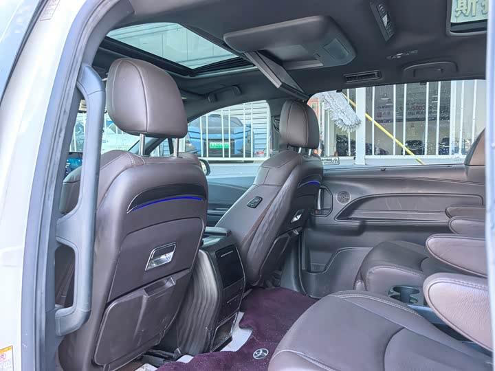 Фото 12 - Toyota Sienna