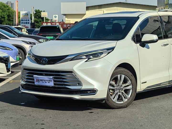 Фото 2 - Toyota Sienna