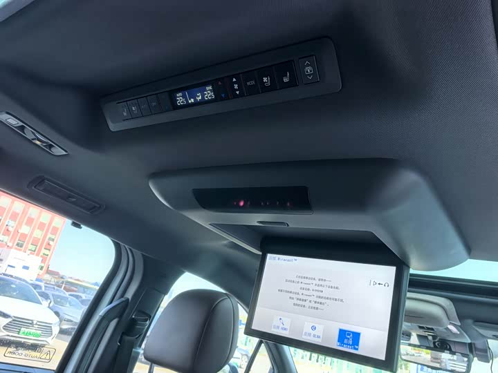 Фото 21 - Toyota Sienna