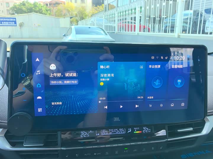 Фото 27 - Toyota Sienna