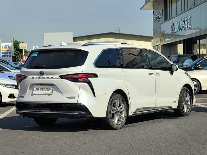 Фото 28 - Toyota Sienna