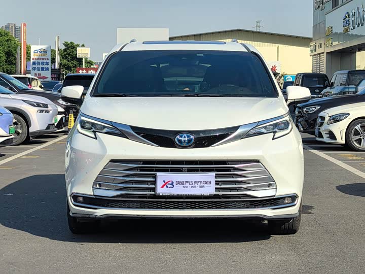 Фото 3 - Toyota Sienna