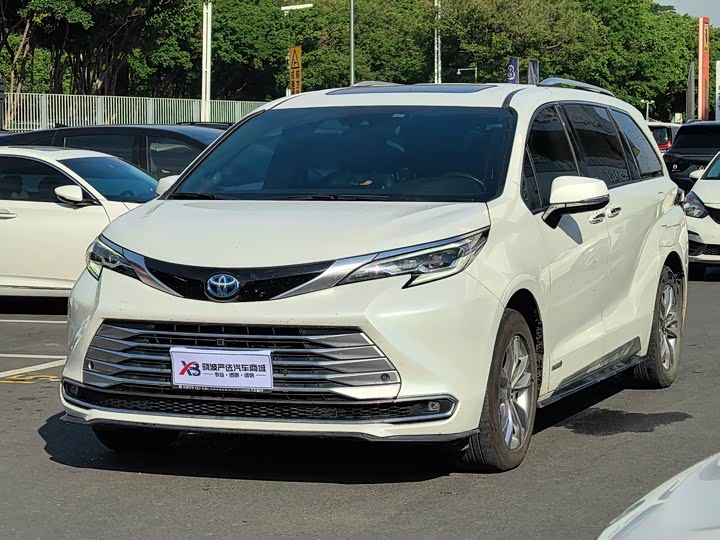 Фото 4 - Toyota Sienna