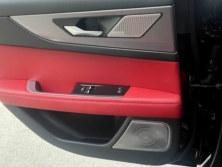 Фото 14 - Jaguar XE L