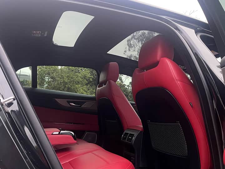 Фото 17 - Jaguar XE L