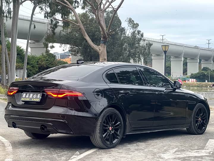 Фото 5 - Jaguar XE L