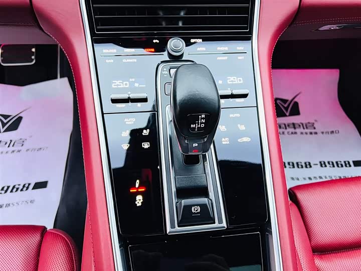 Фото 14 - Porsche Panamera