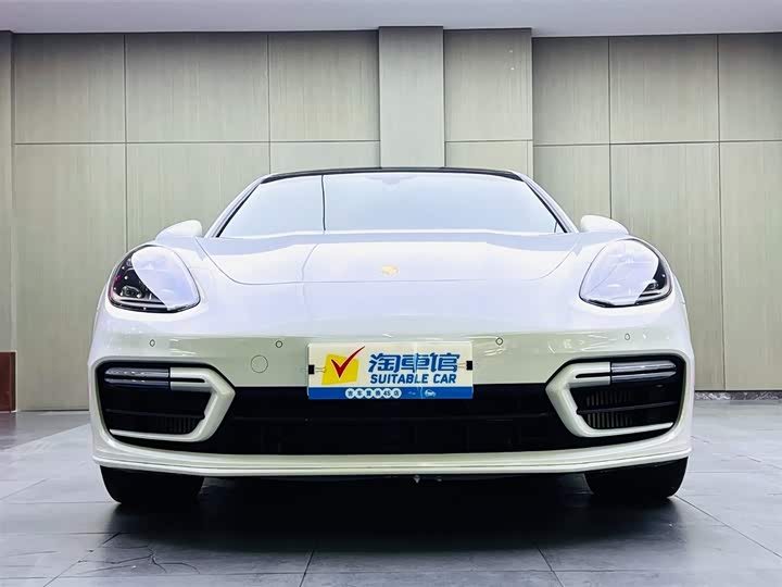 Фото 2 - Porsche Panamera