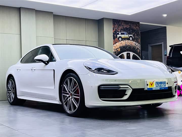 Фото 3 - Porsche Panamera