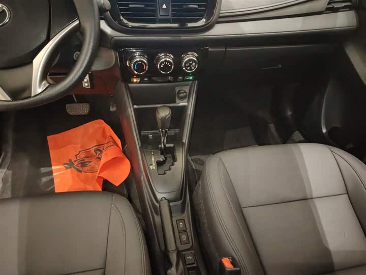 Фото 14 - Toyota Vios