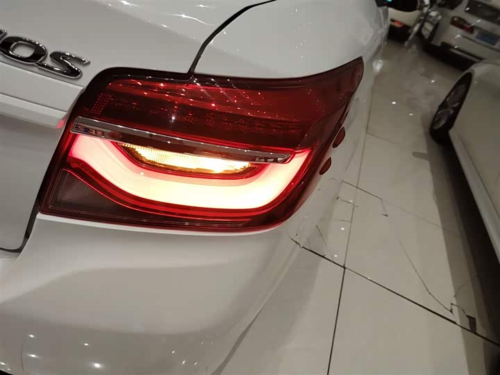 Фото 8 - Toyota Vios