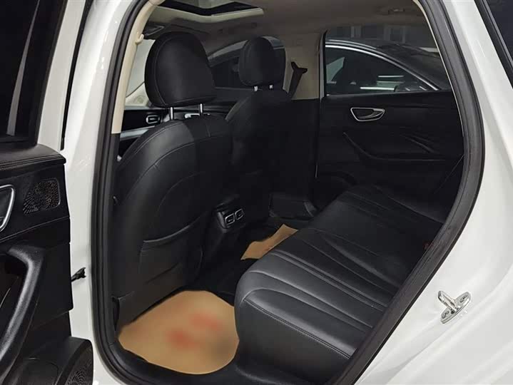 Фото 15 - Roewe D7