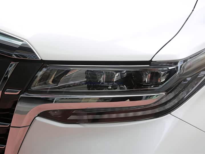 Фото 17 - Toyota Alphard