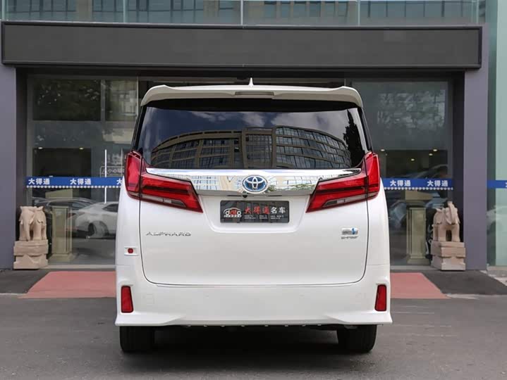 Фото 4 - Toyota Alphard