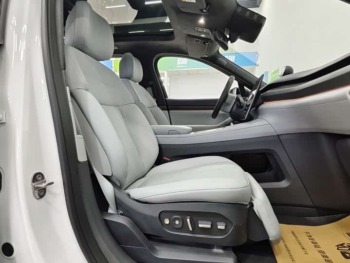 Фото 7 - Nio ES8