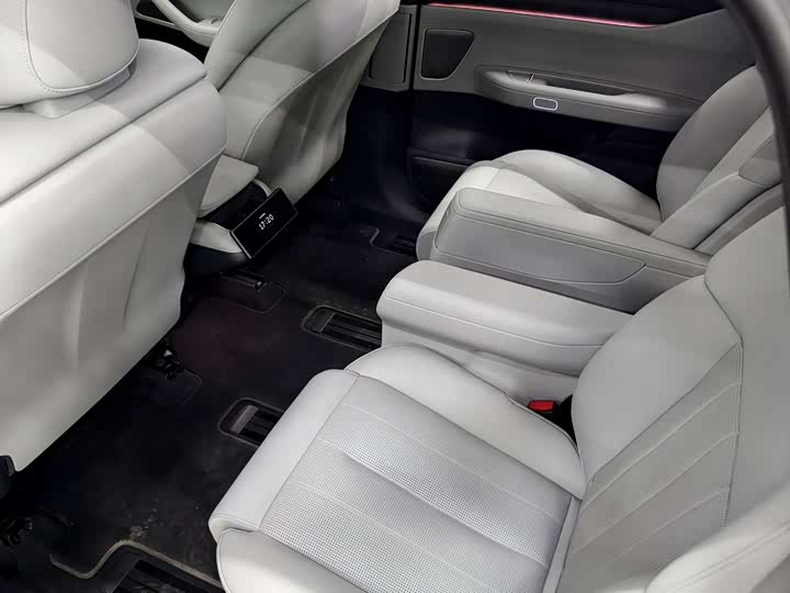 Фото 8 - Nio ES8