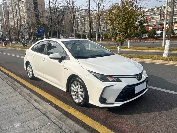 Фото 3 - Toyota Corolla