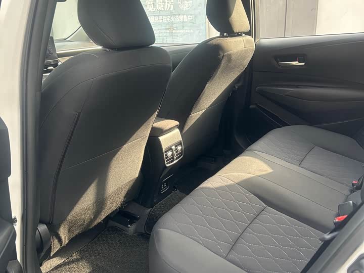 Фото 6 - Toyota Corolla