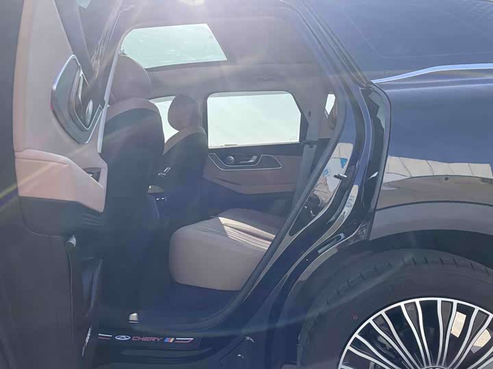 Фото 8 - Chery Tiggo 8L