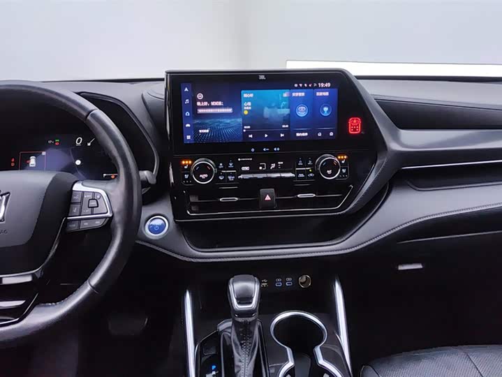 Фото 13 - Toyota Crown Kluger