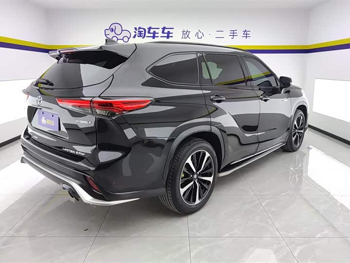 Фото 3 - Toyota Crown Kluger