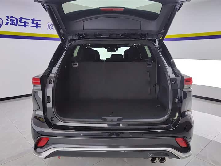 Фото 4 - Toyota Crown Kluger